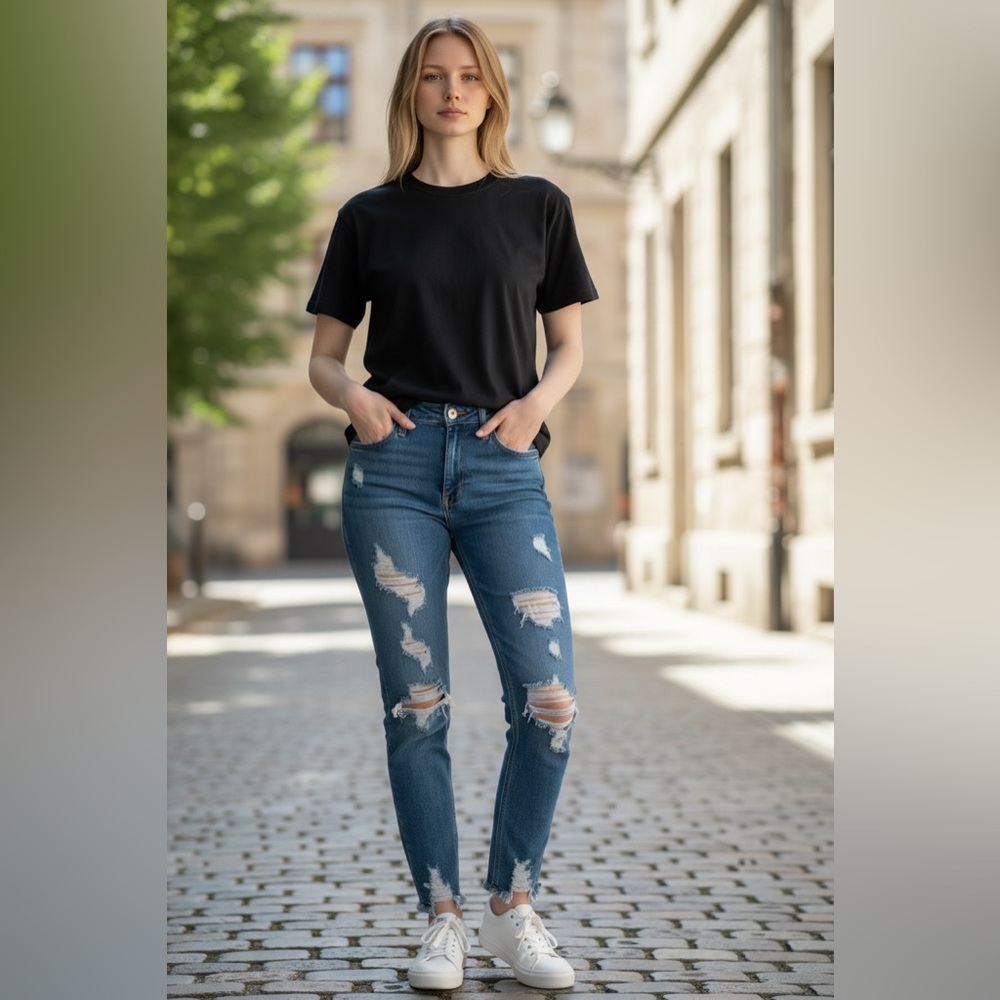 American Eagle Distressed Blue Jeans